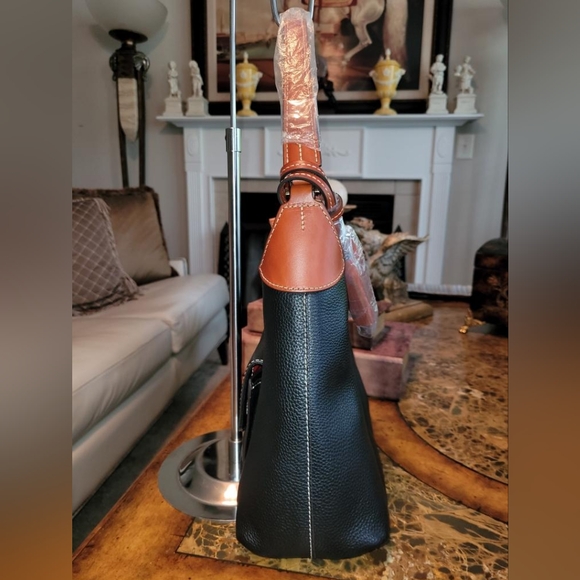 Dooney & Bourke NWT Black shoulder bag - Picture 4 of 14